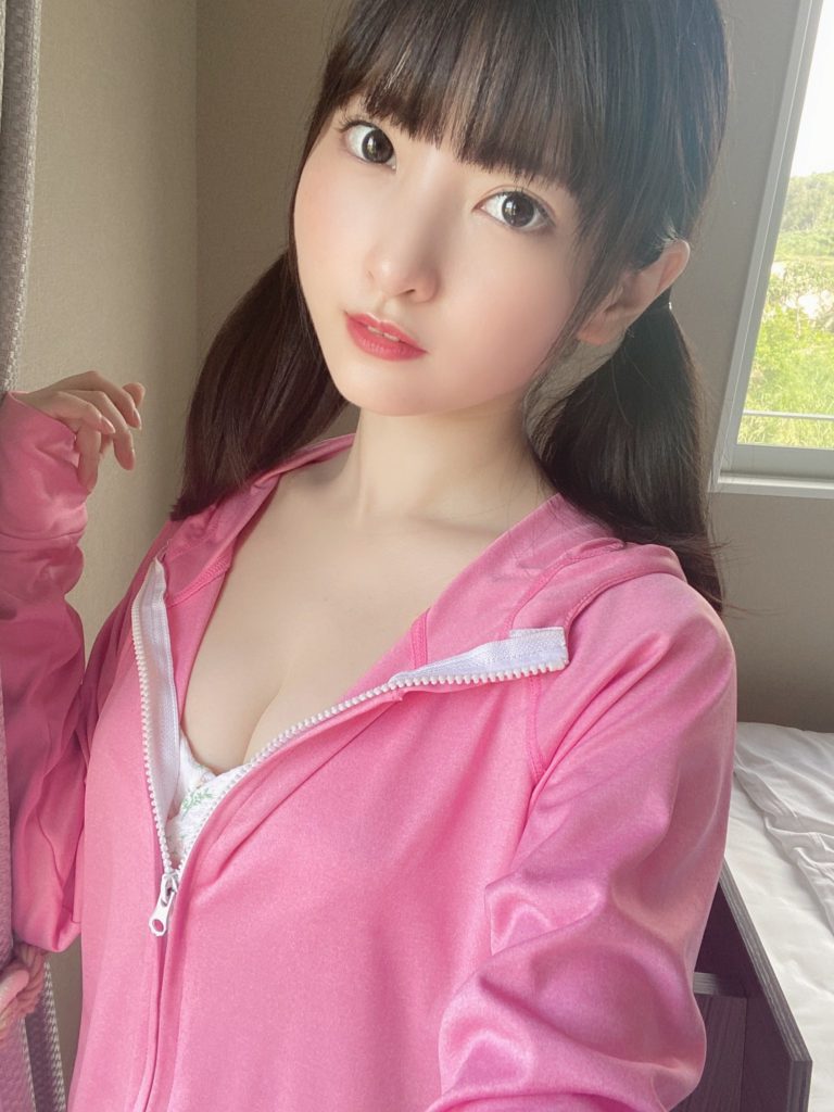 小鳥遊るい 水着