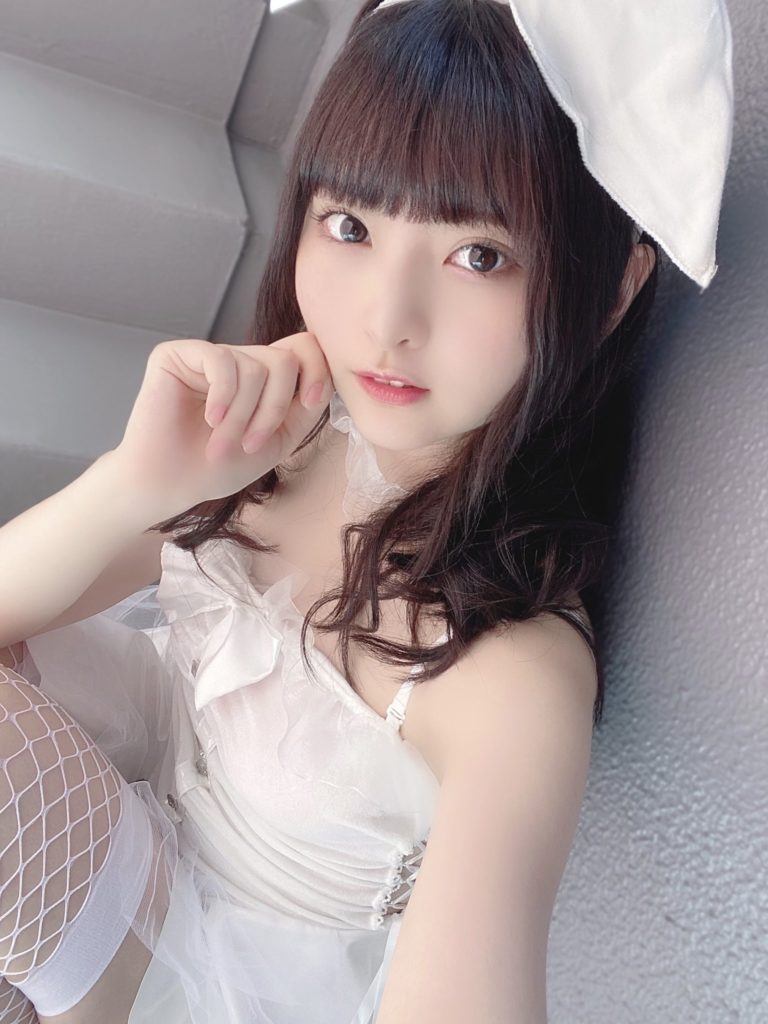 小鳥遊るい 水着