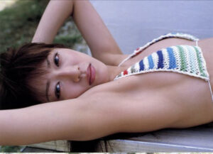 里田まいの水着画像16枚【グラビアが可愛すぎてやばいです！】