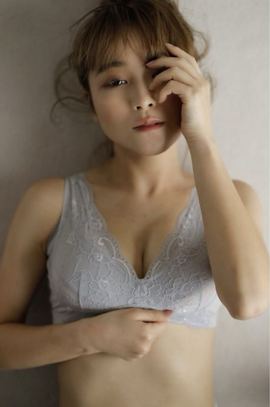 鈴木奈々 水着