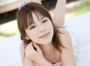 平野綾の水着画像110枚【ビキニ姿が可愛すぎてやばいです！】