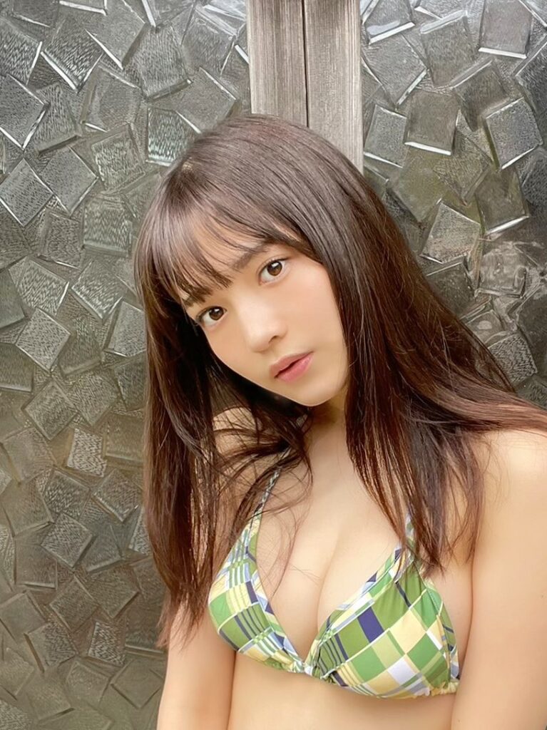 黒嵜菜々子 水着