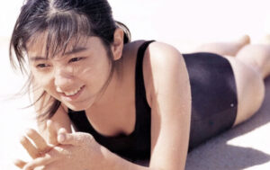 渡辺満里奈の水着画像28枚【ビキニ姿が可愛すぎてやばいです！】