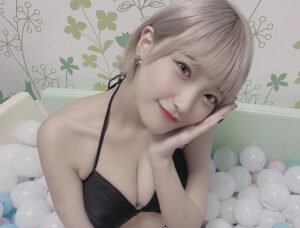 東條ゆりあ 水着