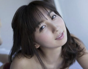 飯田里穂の水着画像103枚【ビキニ姿が可愛すぎてやばいです！】