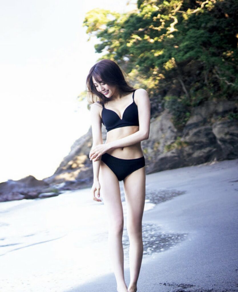 志田友美の水着画像140枚 ビキニ姿が可愛すぎてやばいです 水着画像のまとめサイト Mizugazo ミズガゾ