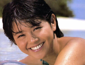 小泉今日子の水着画像123枚【ビキニ姿が可愛すぎてやばいです！】