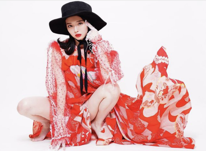 市川美織 水着