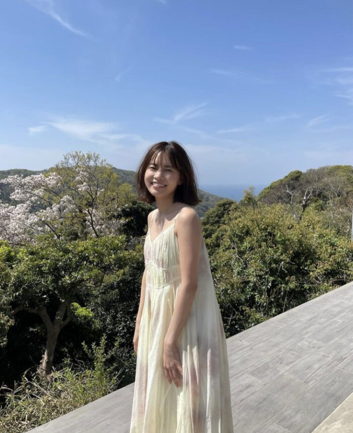 新條由芽 水着