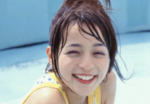 加藤ローサのグラビア画像58枚【可愛すぎてやばいです！】