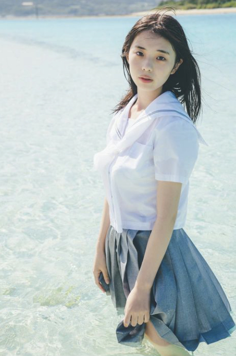 菊池姫奈 水着