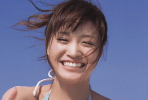 亀井絵里の水着画像122枚【ビキニ姿が可愛すぎてやばいです！】