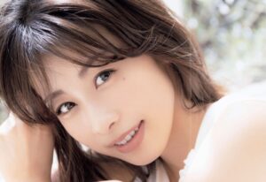 加藤綾子のグラビア画像61枚【可愛すぎてやばいです！】