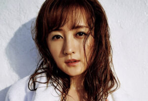 小松彩夏の水着画像106枚【ビキニ姿が可愛すぎてやばいです！】