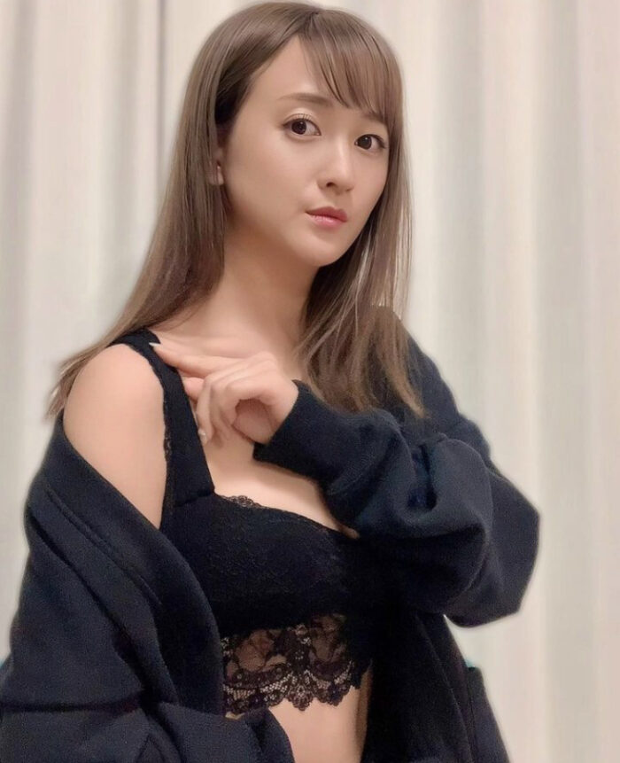 小松彩夏 水着