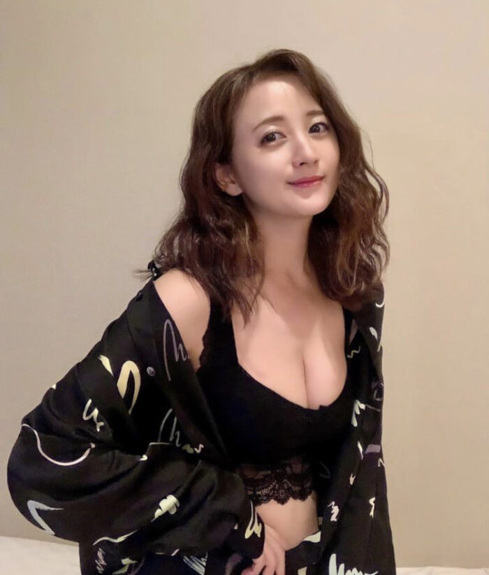 小松彩夏 水着
