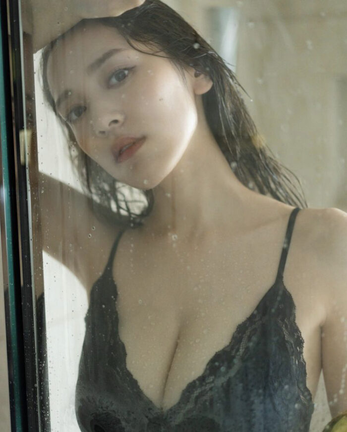 都丸紗也華 水着