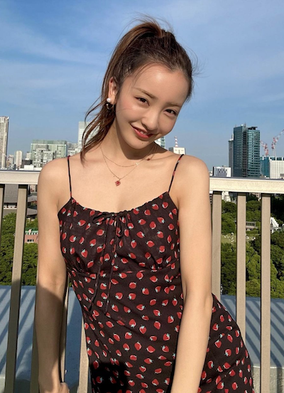 板野友美 水着