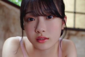 小越春花のグラビア画像25枚【可愛すぎてやばいです！】