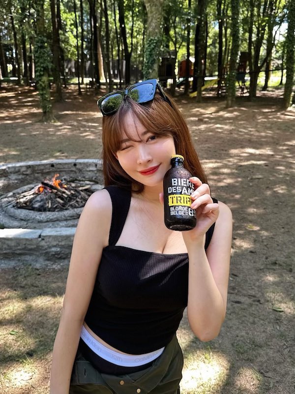 小嶋陽菜 水着