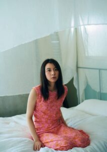 上白石萌歌のグラビア画像72枚【可愛すぎてやばいです！】 | 水着画像のまとめサイト「mizugazo（ミズガゾ）」