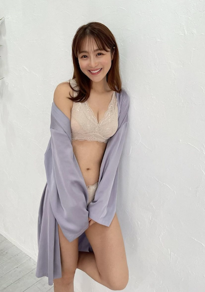 鈴木奈々 水着